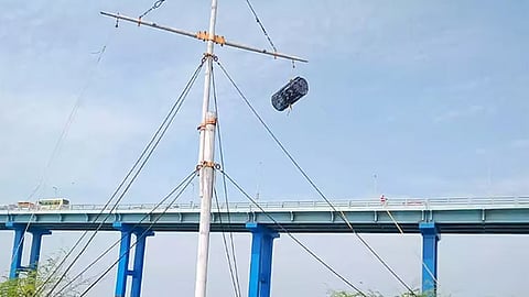 
வங்கக்கடலில் வலுவடைந்த காற்றழுத்த தாழ்வு மண்டலம்; 8 துறைமுகங்களில் புயல் எச்சரிக்கை கூண்டு ஏற்றம்
