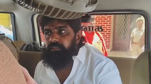தூத்துக்குடியில் ரூ.1 கோடி மாமுல் கேட்டு மிரட்டிய புகார்: பசும்பொன் மக்கள் கட்சித் தலைவர் இசக்கி ராஜா  கைது
