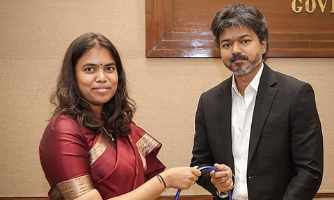 முதல்-அமைச்சர் விஜயுடன் லண்டன் செல்லாதது ஏன்..? - அமைச்சர் கீர்த்தனா விளக்கம்