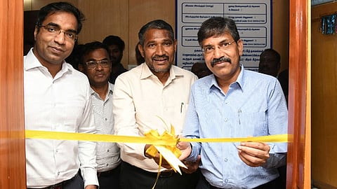 அரசு விடுதி மாணவர்களின் குறைகளை தீர்க்க கட்டுப்பாட்டு அறை; அமைச்சர் வன்னி அரசு திறந்து வைத்தார்