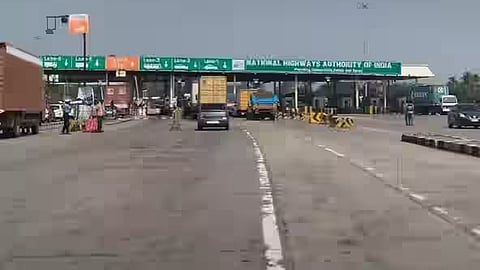 கிருஷ்ணகிரி சுங்கச்சாவடி ஒப்பந்ததாரருக்கு ரூ.1 கோடி அபராதம்