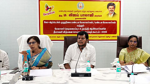 கோ-ஆப்டெக்ஸ் தீபாவளி விற்பனை இலக்காக ரூ.100 கோடி நிர்ணயம் - அமைச்சர் தலைமையிலான கூட்டத்தில் முடிவு