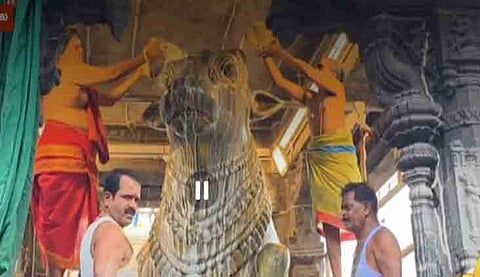 காலாவதியான பாலில் அண்ணாமலையாருக்கு அபிஷேகம்: கடைக்கு அபராதம் விதித்த அதிகாரிகள்.