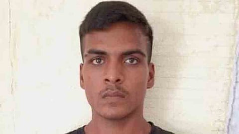 பீகார்: ஓடும் ரெயிலில் இருந்து பயணிகளை தள்ளிவிட்டு கொலை: ‘சைக்கோ கில்லர்’ கைது. 