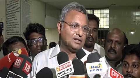 ‘தமிழ்நாட்டின் பிற பகுதிகளிலும் அதிகார மையங்கள் இருக்க வேண்டும்’ - கார்த்தி சிதம்பரம்