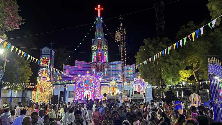 சிவகங்கை: வி.மிக்கேல்பட்டினம் புனித மிக்கேல் அதிதூதர் தேர் பவனி