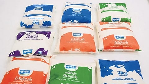 தனியார் பால் விலை உயர்வு எதிரொலி: ஆவின் பாலுக்கு மேலும் தட்டுப்பாடு ஏற்பட வாய்ப்பு