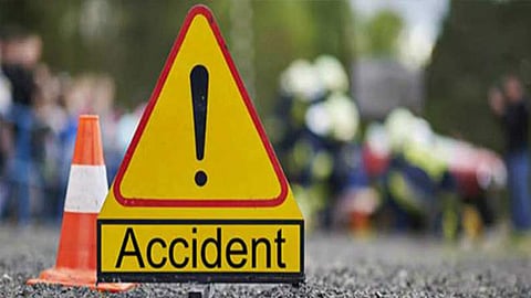 ஈரான்:  பஸ் கவிழ்ந்து 11 பேர் பலி
