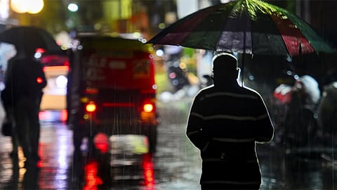 இரவு 10 மணி வரை மழைக்கு வாய்ப்பு உள்ள மாவட்டங்கள்..? - விவரம்

