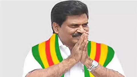 கொங்குநாடு மக்கள் தேசிய கட்சியின் பொதுச் செயலாளர் ஈ.ஆர்.ஈஸ்வரன் 