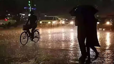 இரவு 10 மணி வரை மழைக்கு வாய்ப்பு உள்ள மாவட்டங்கள்..? - விவரம்

