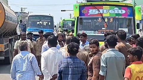 ஆட்டோ டிரைவர் போராட்டம்