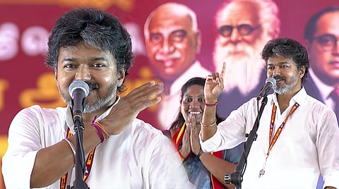 திமுகவின் கிளையாக அதிமுக மாறிவிட்டது: முதல்-அமைச்சர் விஜய் குற்றச்சாட்டு