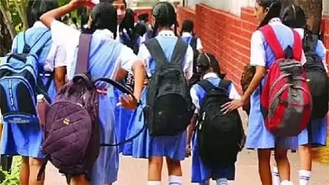 மதுராந்தகம், தாராபுரம் தொகுதிகளில் இடைத்தேர்தல்: பள்ளிகளுக்கு 2 நாட்கள் விடுமுறை