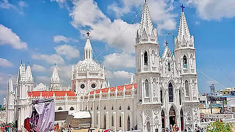 வேளாங்கண்ணி பேரலாயத்திற்கு இனி எப்போது வேண்டுமானாலும் செல்லலாம்... பக்தர்களுக்கு மகிழ்ச்சி செய்தி 