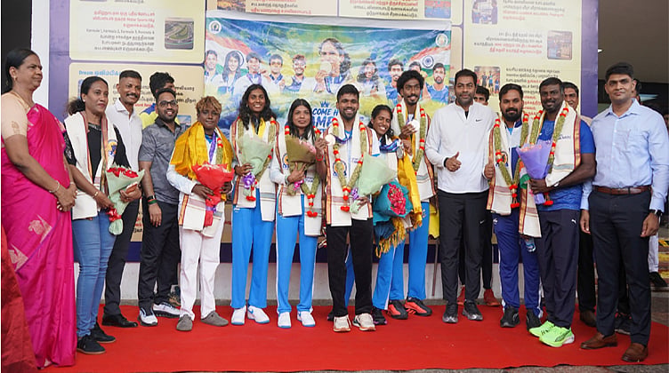 ஆசிய விளையாட்டு போட்டிகளில் பதக்கம் வென்ற தமிழக வீரர்களுக்கு அமைச்சர் ஆதவ் அர்ஜுனா நேரில் வாழ்த்து