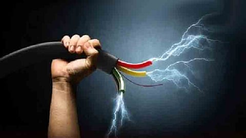 சென்னையில் மின்சாரம் தாக்கி  4 வயது சிறுவன் படுகாயம்.