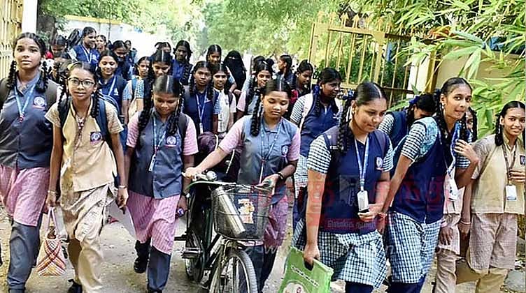 காலாண்டு விடுமுறை நிறைவு; தமிழகத்தில் பள்ளிகள் நாளை திறப்பு