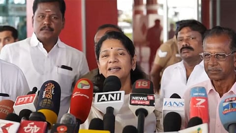 கனிமொழி 