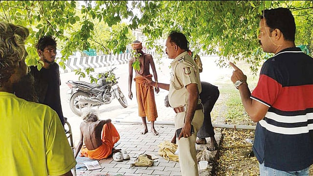 சாது வேடத்தில் கஞ்சா விற்பனையா? கிரிவலப்பாதையில் போலீசார் அதிரடி சோதனை