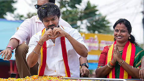 தேர்தல் ஆணையத்தில் புகார்