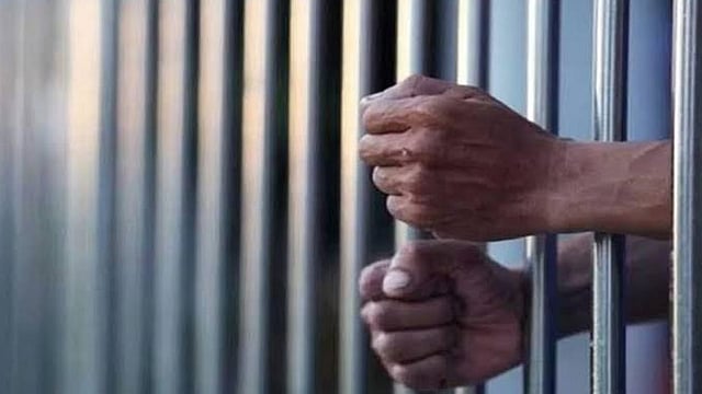 கள்ளக்காதலை கண்டித்த விவசாயி கொலை: மனைவி உள்பட 4 பேருக்கு ஆயுள் தண்டனை