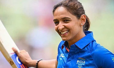 

இந்திய மகளிர் கிரிக்கெட்டில் அதிரடி மாற்றம்.... ஹர்மன்பிரீத் கேப்டன் பதவியிலிருந்து விலகல்
