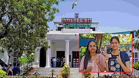 
புதுச்சேரி:  தட்டாஞ்சாவடி தொகுதியில் பிற்பகல் 3 மணி நிலவரப்படி 68.91 சதவீதம் வாக்குகள் பதிவு; ஓப்பீட்டளவில் குறைவு
