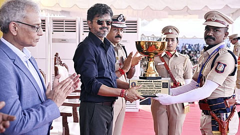காவல் துணைக் கண்காணிப்பாளர்களின் பயிற்சி நிறைவு விழா: முதல்-அமைச்சர் விஜய் பதக்கங்கள் வழங்கினார்