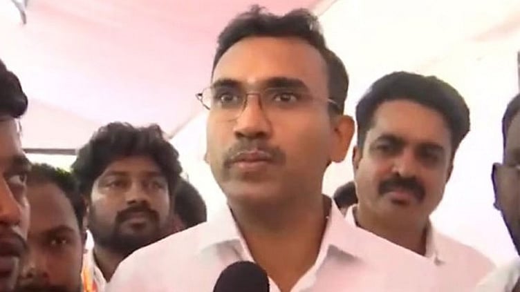 நர்சுகள் போராட்டத்தில் தி.மு.க. அரசியல் செய்கிறது” அமைச்சர் அருண்ராஜ் பேட்டி