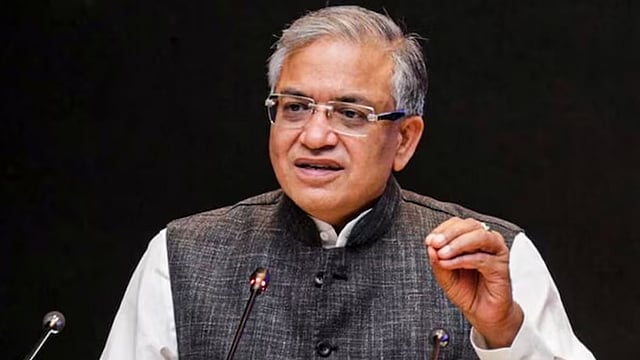 எஸ்.ஐ.ஆர் விவகாரம்: தேர்தல் கமிஷனுக்கு ஆதரவாக ஓய்வுபெற்ற நீதிபதிகள் 42 பேர் கடிதம்
