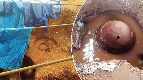 ஆதிச்சநல்லூரில் மழையில் மூழ்கிய முதுமக்கள் தாழிகள்