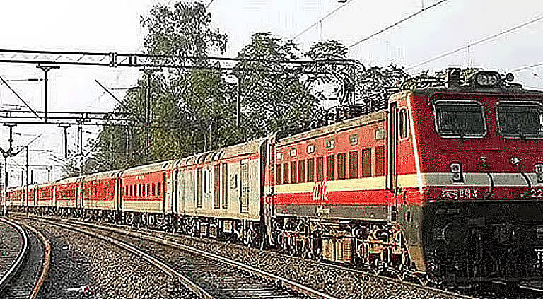 திருச்சி- பாலக்காடு ரெயில் நாளை மாற்றுப்பாதையில் இயக்கம்