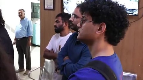 அபிஜீத் திப்கே விடுதலை 
