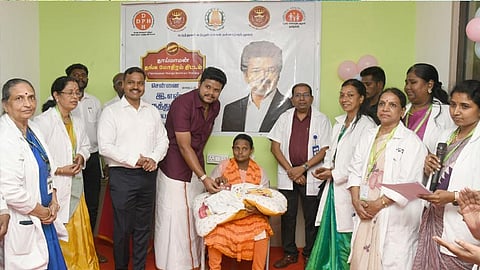 அமைப்புசாரா தொழிலாளர்களுக்கு நலத்திட்ட உதவிகள்- அமைச்சர் முகமது பர்வேஸ் வழங்கினார்