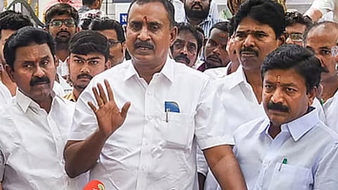 எஸ்பி வேலுமணி