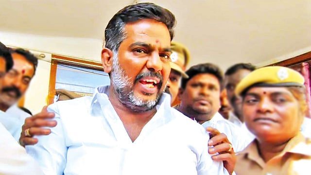 மதுரை மாநகராட்சியில் ரூ.200 கோடி முறைகேடு: தி.மு.க. நிர்வாகியின் கணவர் கைது