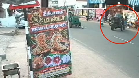 கான்கிரீட் கலவை இயந்திரம் மோதி பெண் பலி