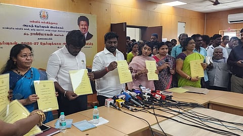எஸ்.எஸ்.எல்.சி., பிளஸ்-2 பொதுத்தேர்வுகள் அட்டவணை: அமைச்சர் ராஜ்மோகன் வெளியிட்டார்