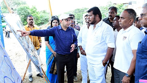வடகிழக்குப் பருவமழை முன்னெச்சரிக்கை நடவடிக்கைள் குறித்து அமைச்சர் விஜய் பாலாஜி ஆய்வு