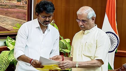இன்று கவர்னர் அர்லேகரை சந்திக்கிறார் முதல்-அமைச்சர் விஜய்