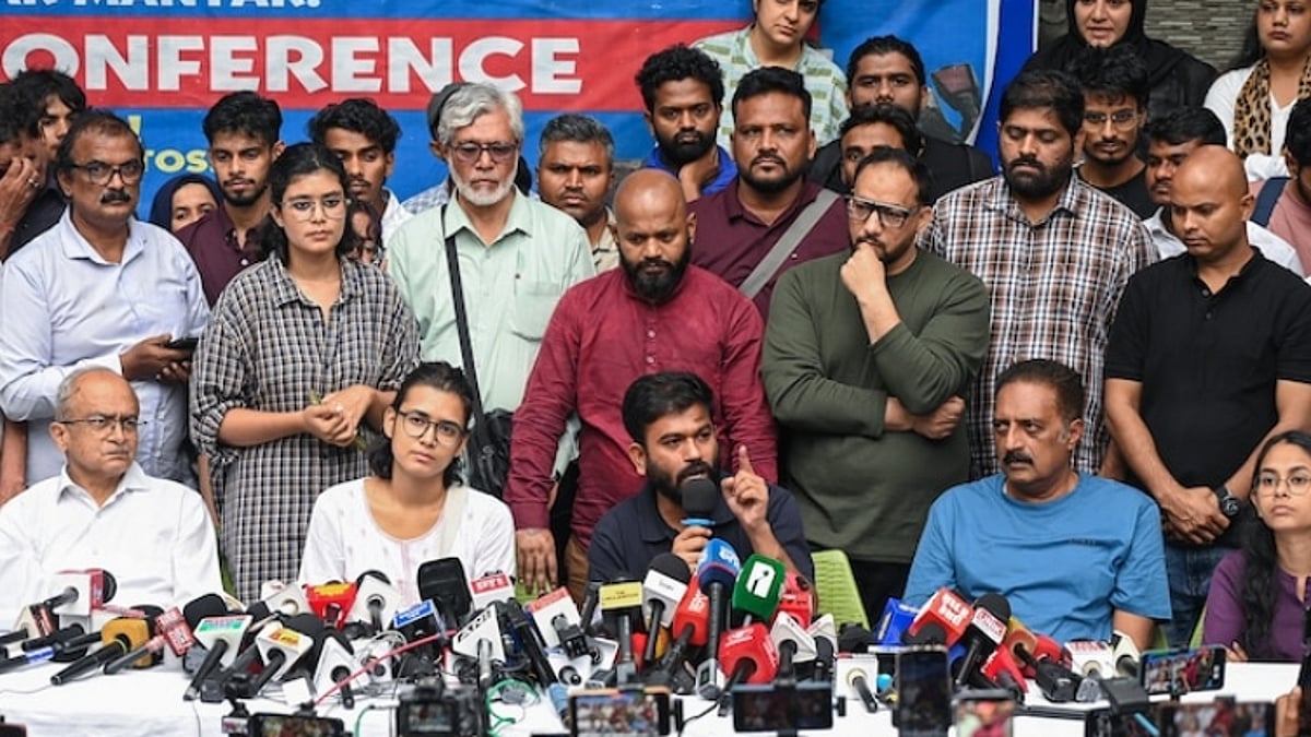 கரப்பான் பூச்சி ஜனதா கட்சி போராட்டத்திற்கு தடை விதிக்க டெல்லி ஐகோர்ட் மறுப்பு