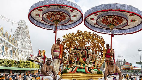 திருப்பதி நவராத்திரி பிரம்மோற்சவ விழா, கற்பகவிருட்ச வாகனத்தில் எழுந்தருளிய மலையப்ப சுவாமி
