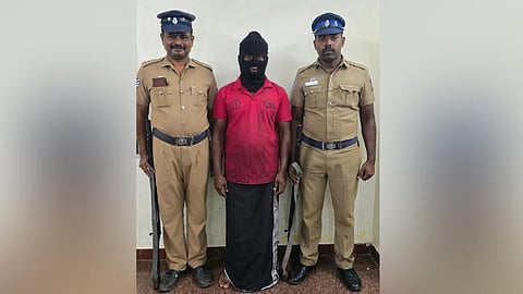 தென்காசி: மூதாட்டியை கொன்று நகைகள் திருட்டு; வாலிபர் கைது. 