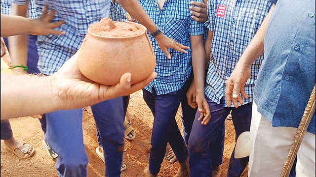திருப்பூரில் 1,800 ஆண்டுகள் பழமையான மண்பாண்டங்கள் கண்டெடுப்பு!