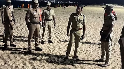 குலசேகரன்பட்டினம் தசரா திருவிழா; சூரசம்ஹாரத்தில் பங்கேற்கும் பக்தர்களுக்கு கட்டுப்பாடு-போலீசார் அறிவிப்பு