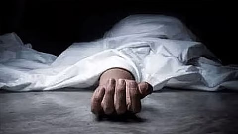 ஜார்க்கண்ட்: 16 வயது சிறுமி பாலியல் வன்கொடுமை செய்யப்பட்டு கொடூரக் கொலை - முட்புதரில் உடல் கண்டெடுப்பு 