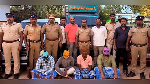 காப்பர் ஒயர்கள் திருட்டு வழக்கில் 4 பேர் கைது: 1,027 கிலோ; ரூ.1.92 லட்சம் மீட்பு.