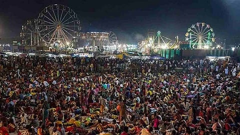 குலசை கோவிலில் தசரா விழா: சுற்றுவட்டார பகுதிகளில் கனமழை.. பக்தர்கள் கோவிலுக்கு செல்வதில் சிரமம்
