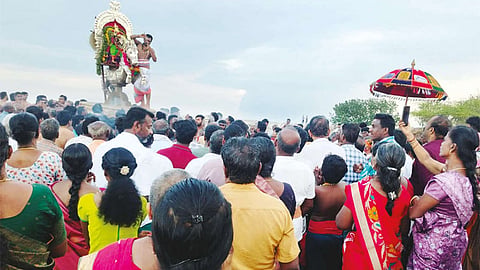 நவராத்திரி விழா நிறைவி, உவரி சுயம்புலிங்க சுவாமி கோவிலில் பரிவேட்டை நிகழ்ச்சி